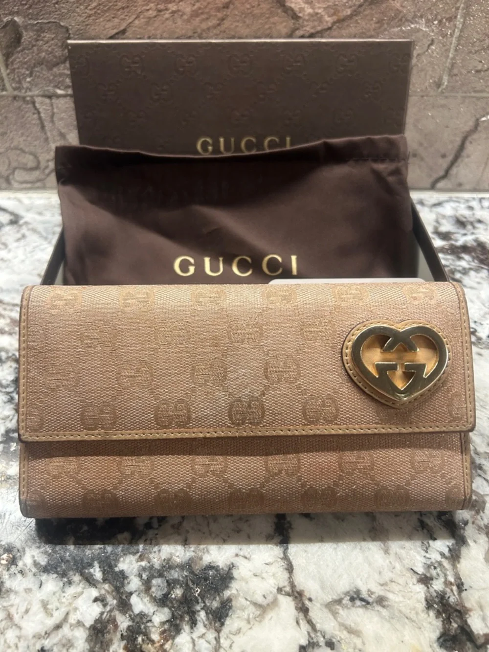 Gucci Brown GG Monogram Continental Wallet with Gold Heart Emblem EUC with COA - Picture 2 of 15
